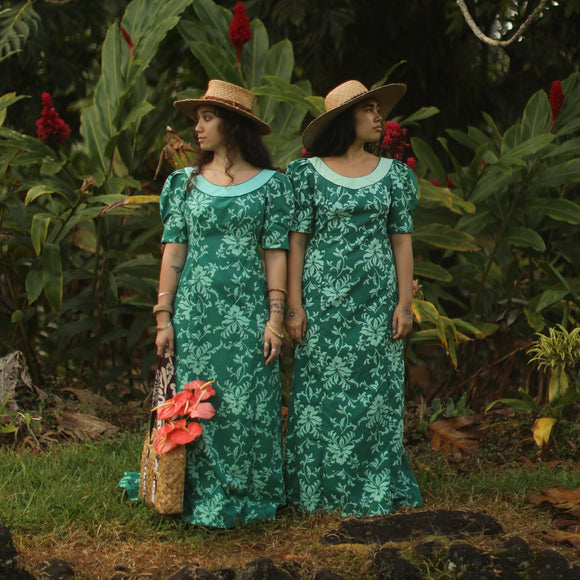 Elegant Traditional Hawaiian Muʻumuʻu by Princess Kaiulani Fashions