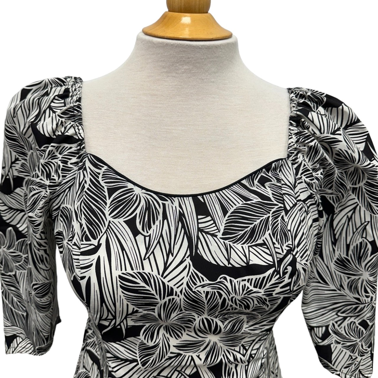 halfsleevetops_black_plumeria_2