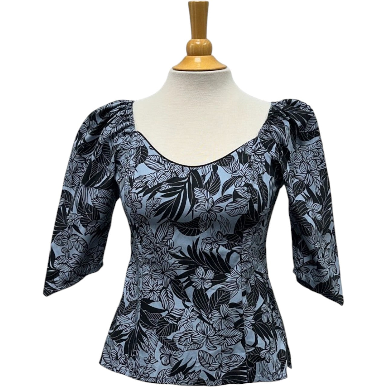 halfsleevetops_navy white_hibiscus_1