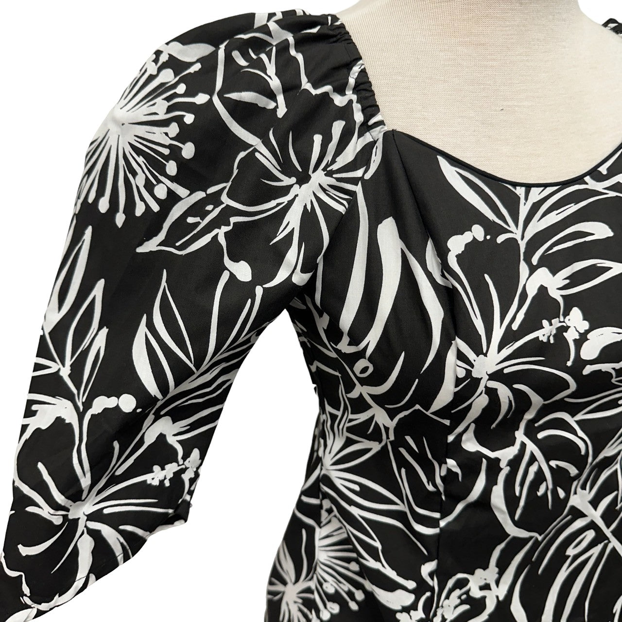 halfsleevetops_black_hibiscus_3