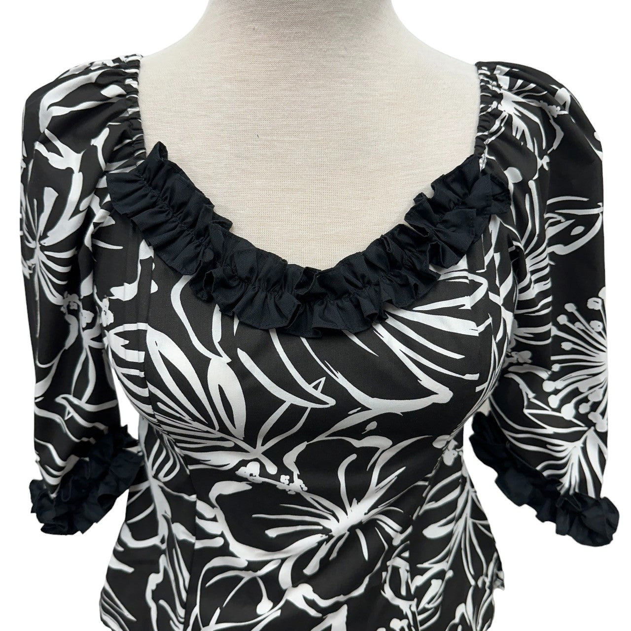 halfsleevetops_black_ruffles_hibiscus_2