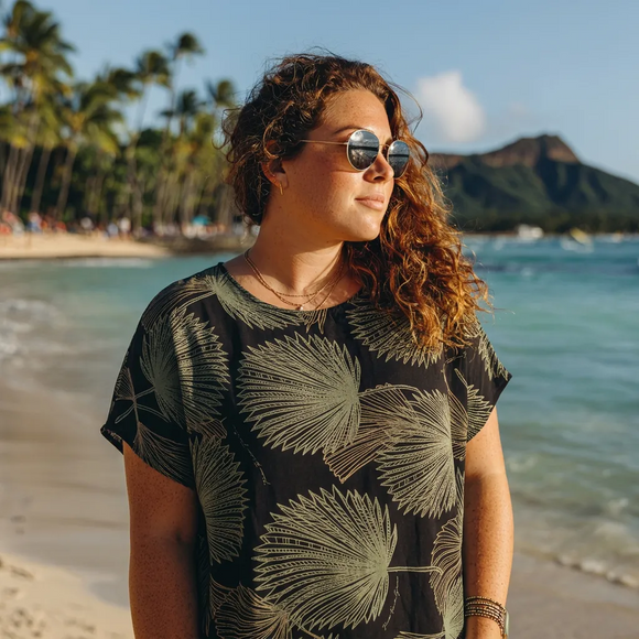 Comfort & Effortless Elegant Top in the Loulu Palm Leaf – PK Original Print