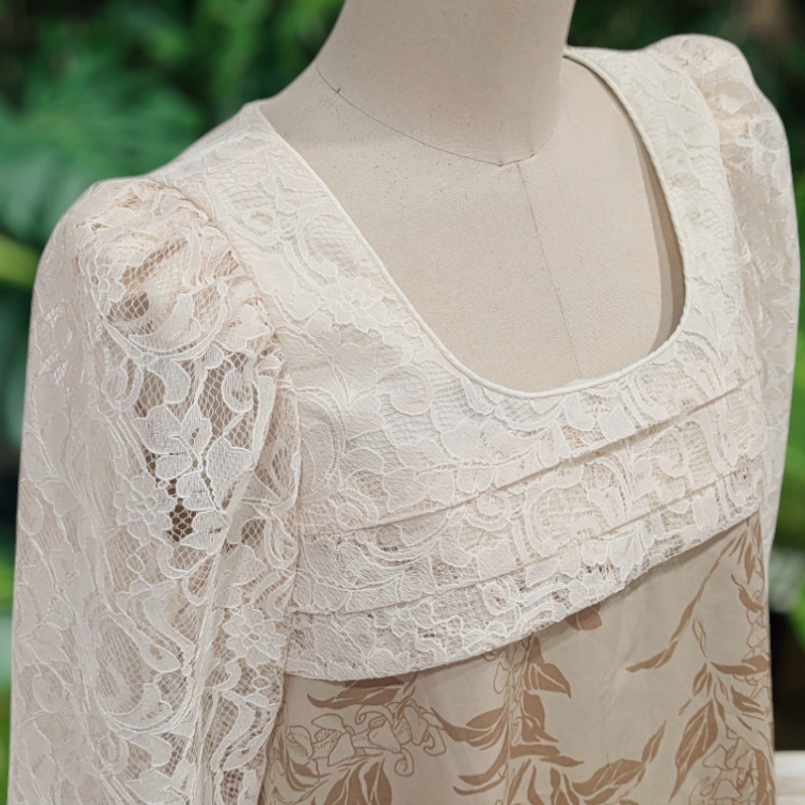 Cream FlowerLei Elegant Lace Hawaiian Dress