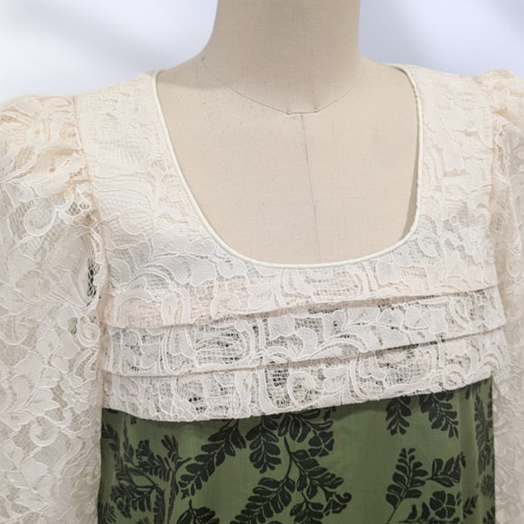 Green Leaf Long Pleated White Lace Hawaiian Dress