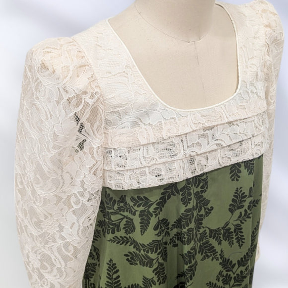 Green Leaf Long Pleated White Lace Hawaiian Dress