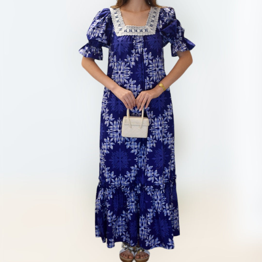 Hawaiian-Quilting-Motif-with-Palaka-Muumuu-Blue