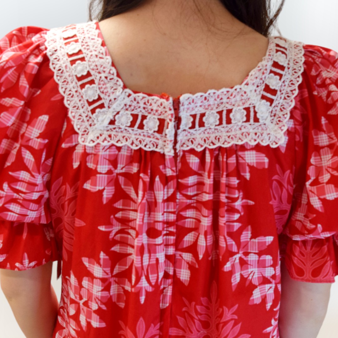 HawaiianQuiltingMotifwithPalakaMuumuu-Red