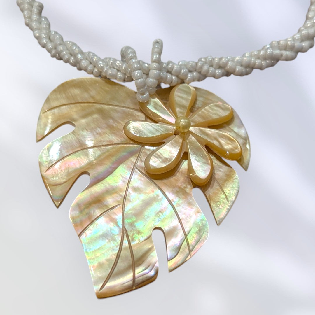 HawaiianStyleBeadedShellNecklace_Monstera_Flowers