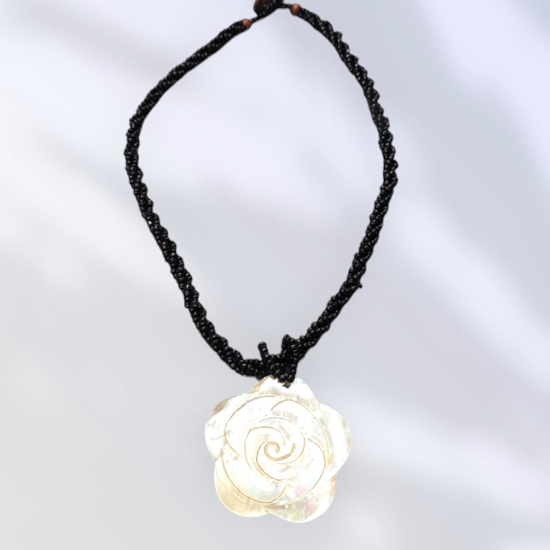 HawaiianStyleBeadedShellNecklace_Rose