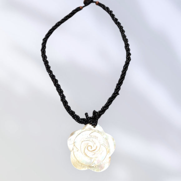 HawaiianStyleBeadedShellNecklace_Rose
