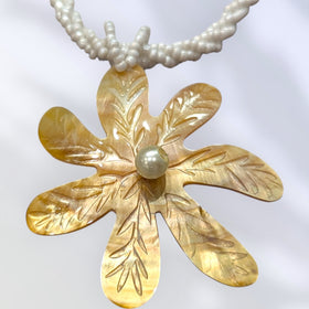 HawaiianStyleBeadedShellNecklace_Tiare