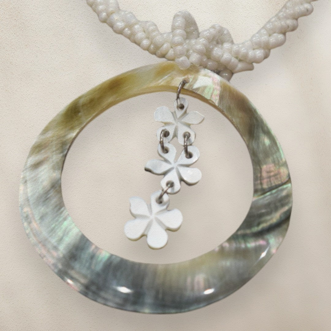 HawaiianStyleBeadedShellNecklace_TripleBloomCircleMotif