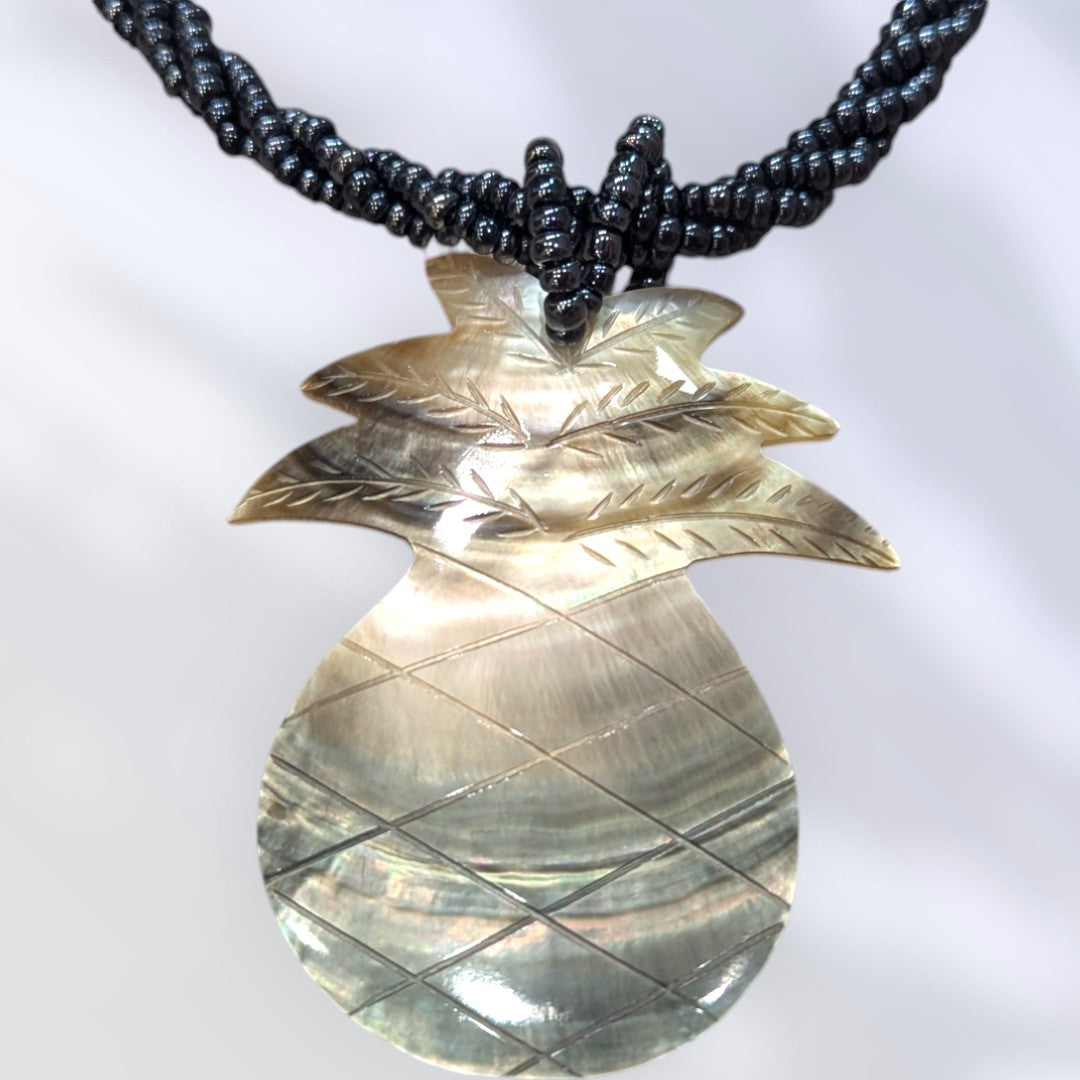 HawaiianStyleBeadedShellNecklace_pineapple