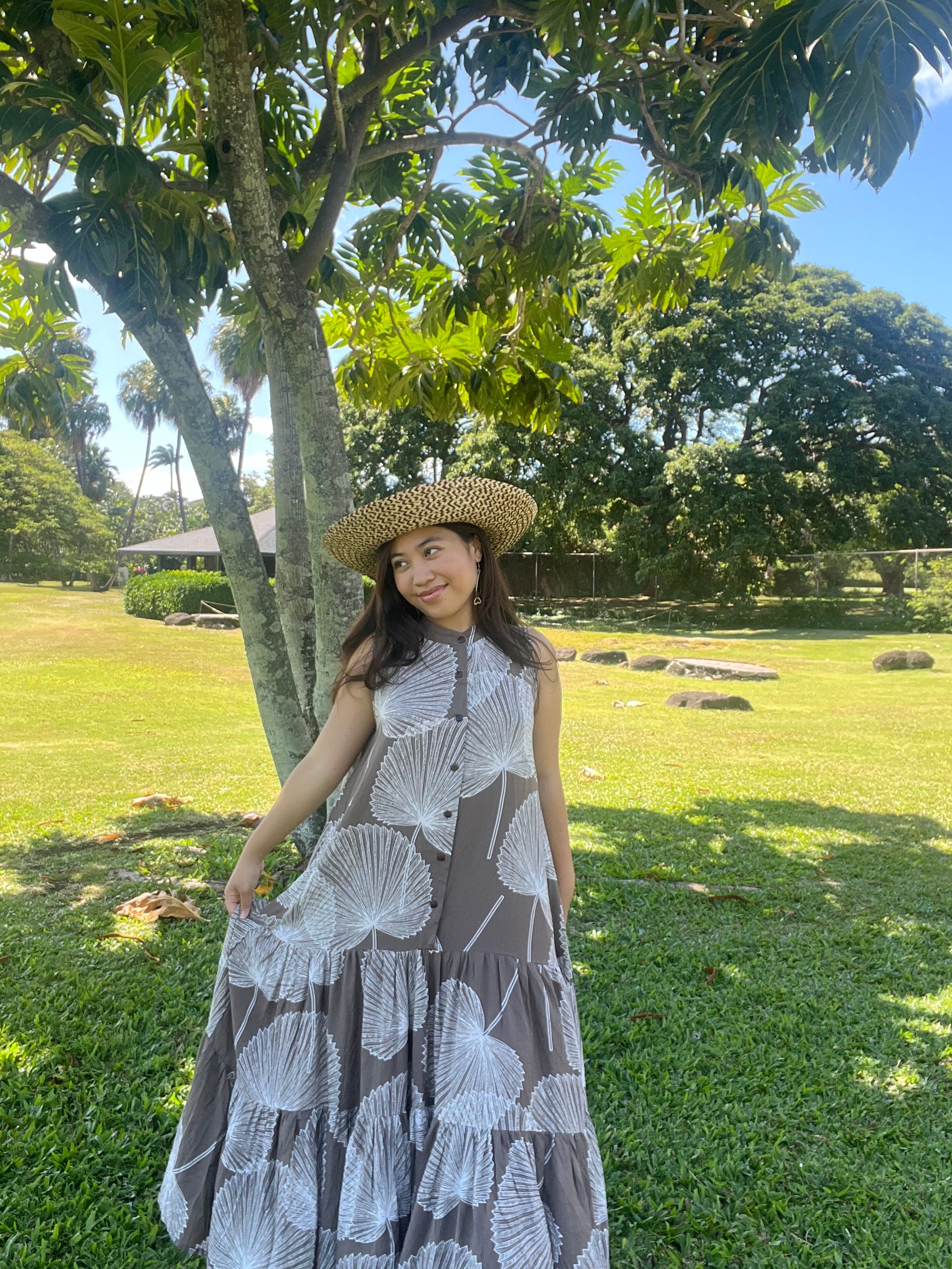 Island Grace Tired Dress in Loulu Print (Tea Length / Ankle Length)