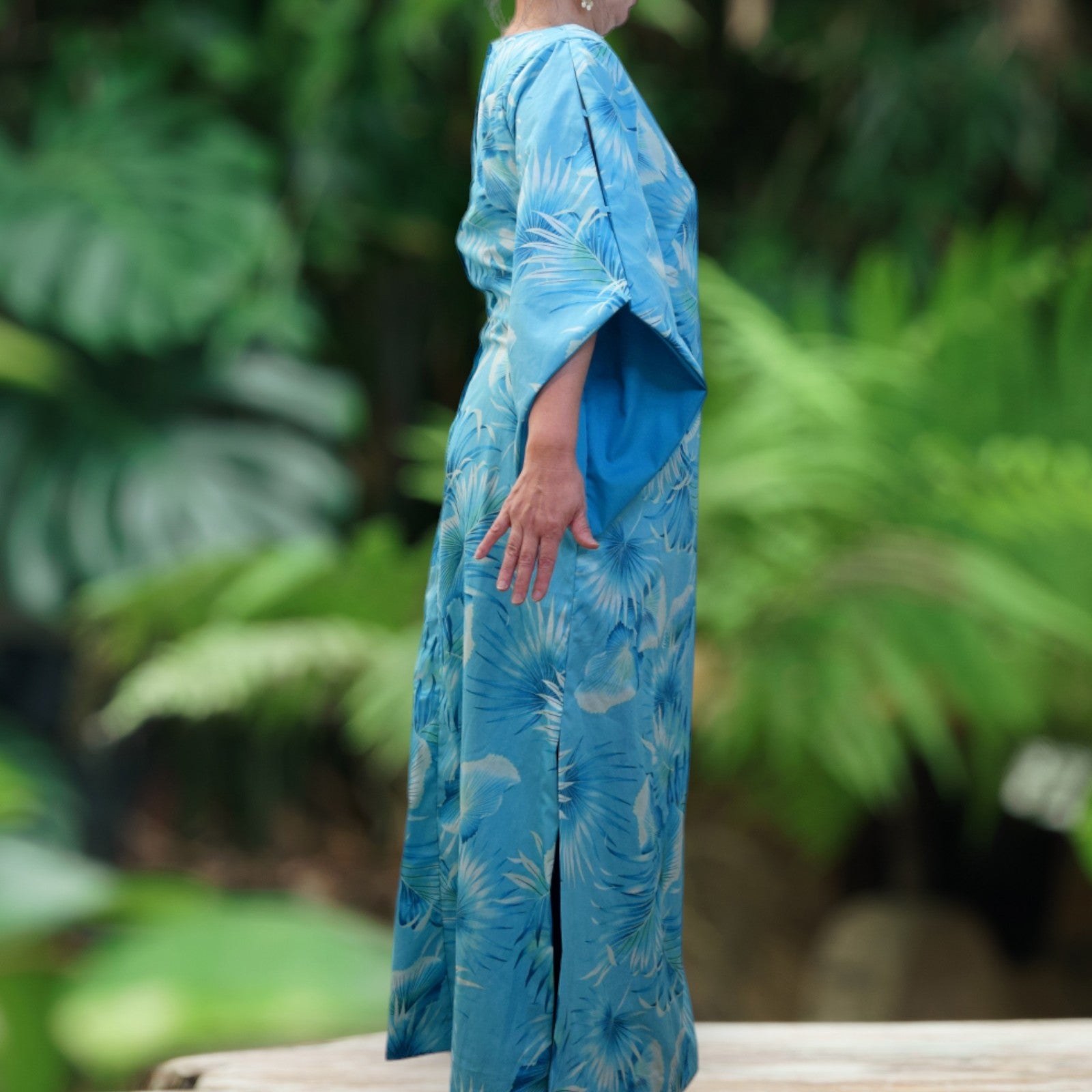 Kimono Sleeve Hawaiian Dress With Slit Design - Aqua Blue