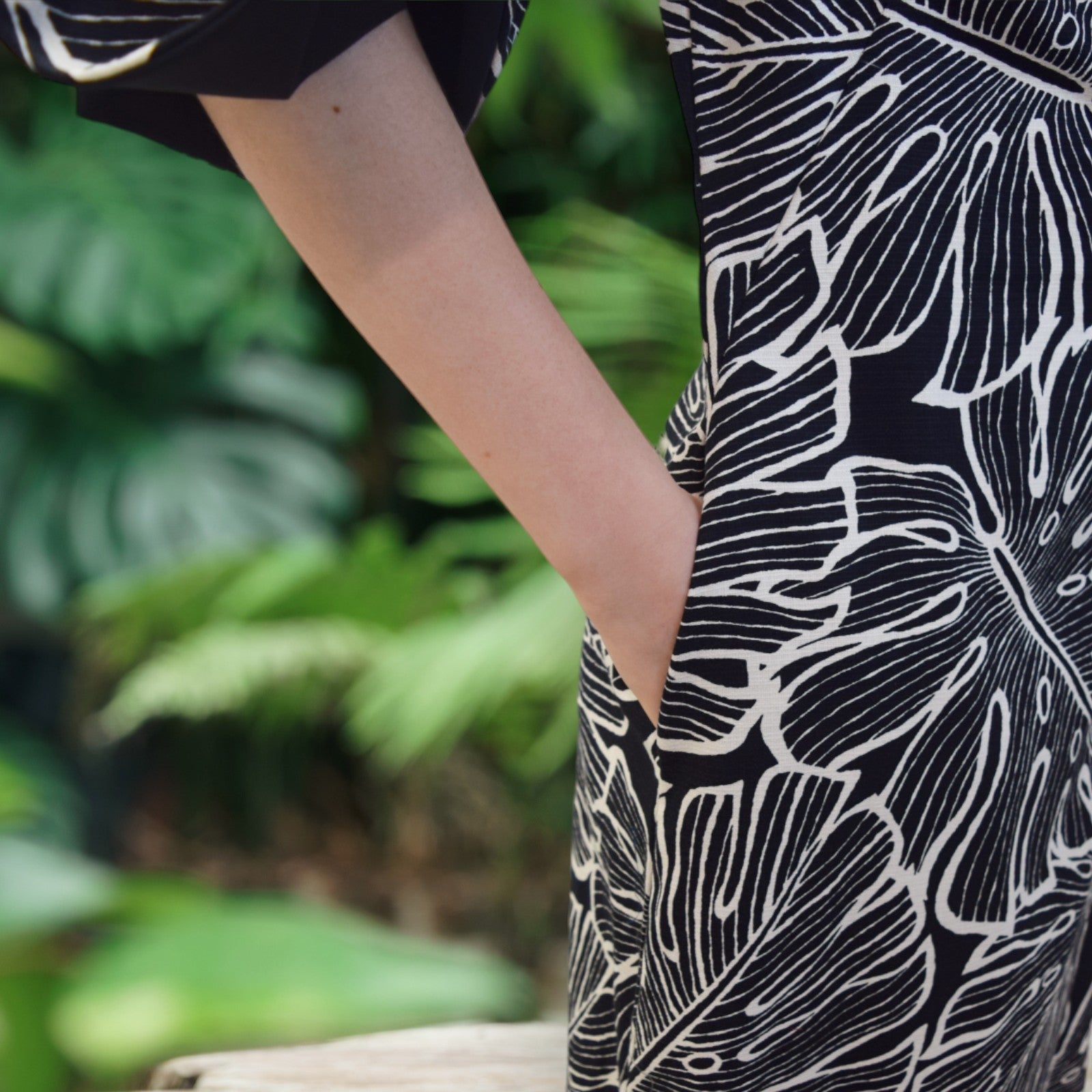 Black-Kimono-Sleeve-Hawaiian-Dress-With-Slit-Design-Monstera