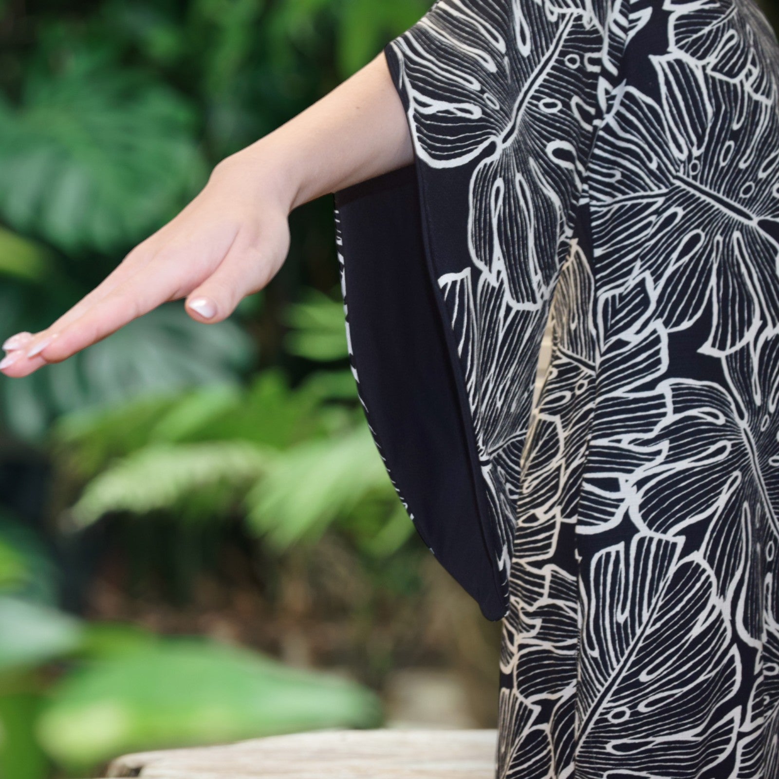 Black-Kimono-Sleeve-Hawaiian-Dress-With-Slit-Design-Monstera