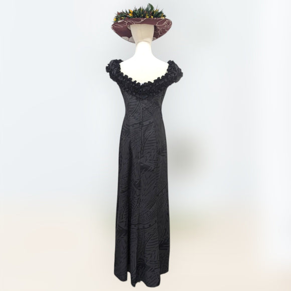 Midnight Elegance Hawaiian Dress – Ruffle