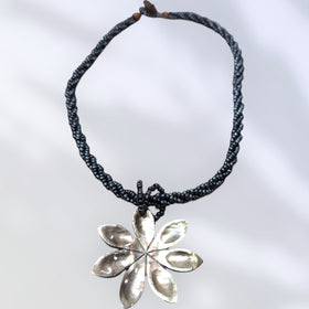 Tiare-flower-Shell-Beach-Necklace-black-pearl