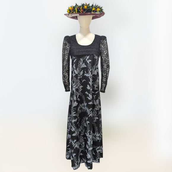 Twilight Puakenikeni Hawaiian Muumuu – Hand Printed Black