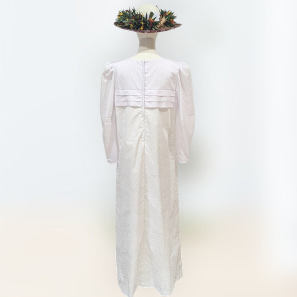 White Blossom Hawaiian Muumuu – Monstera & Plumeria Elegance