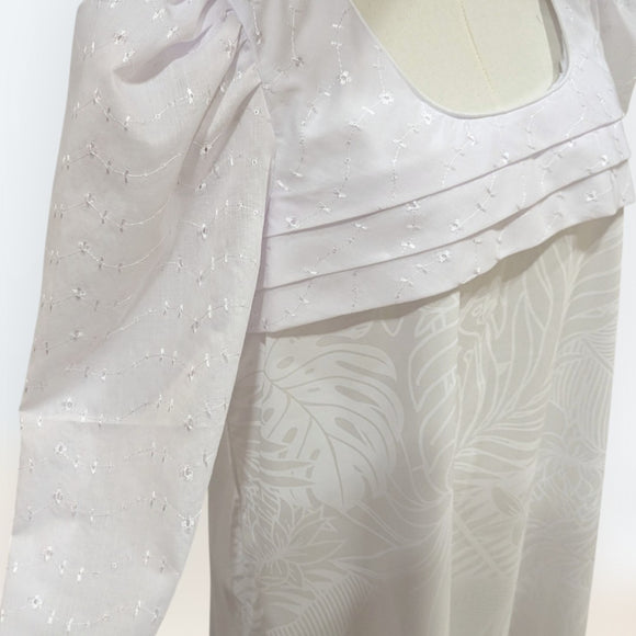 White Blossom Hawaiian Muumuu – Monstera & Plumeria Elegance