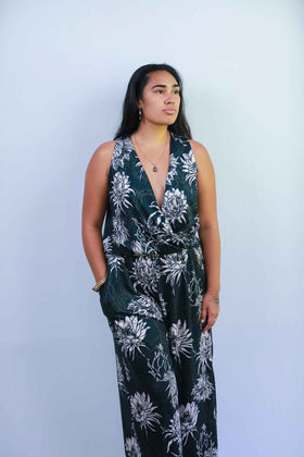 Dragon Fruits Print Sleeveless Jumpsuit – Relaxed Fit, Vacation Ready