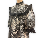 白いフリルのハワイアンパラカムムームードレス-8