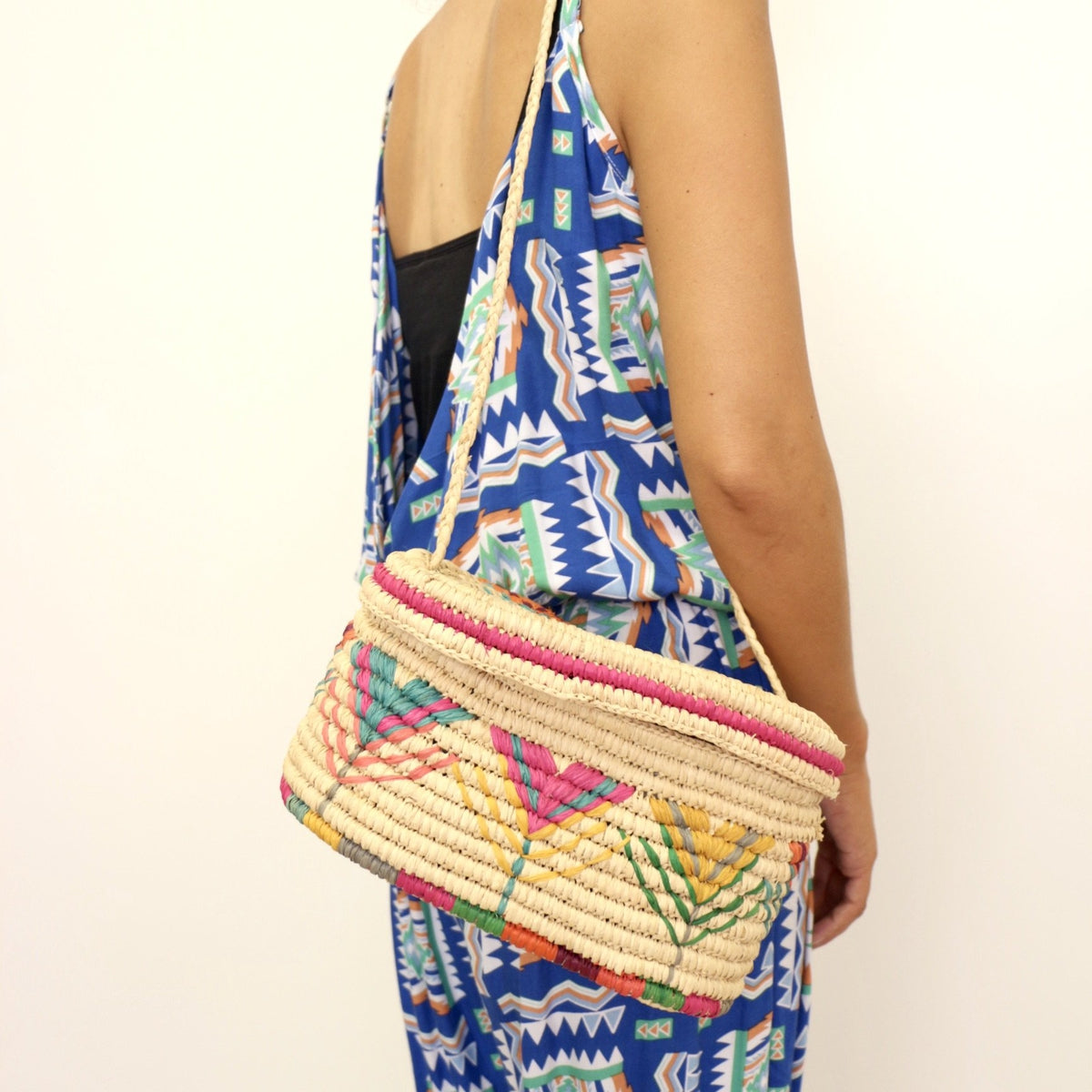 resort-style-basket-shoulder-bag.jpg