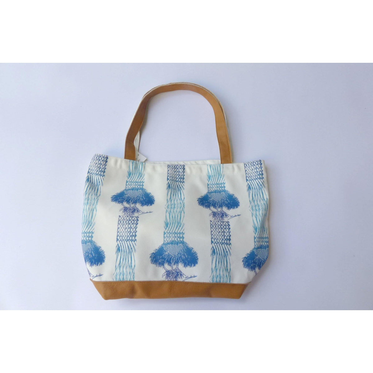 Lauhara Print White Tote - Muumuu Outlet