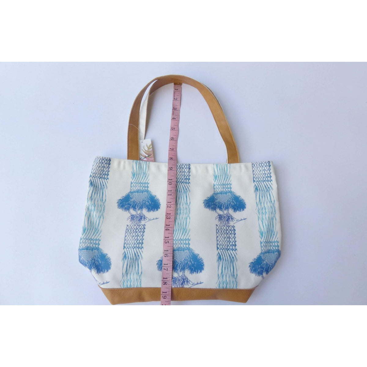 Lauhara Print White Tote - Muumuu Outlet