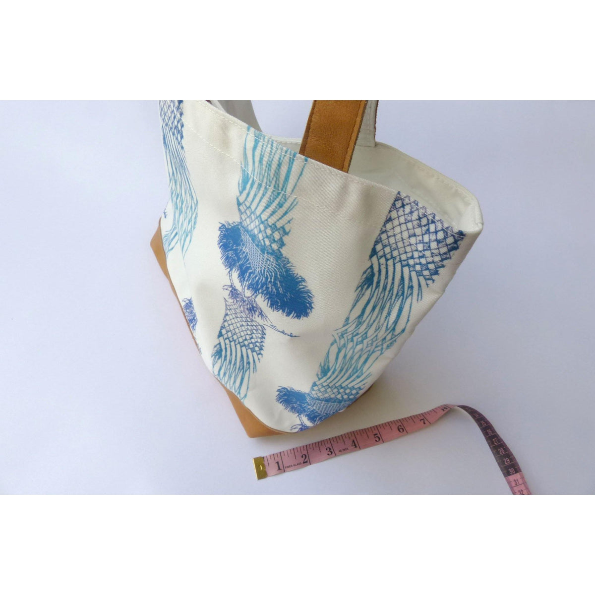 Lauhara Print White Tote - Muumuu Outlet