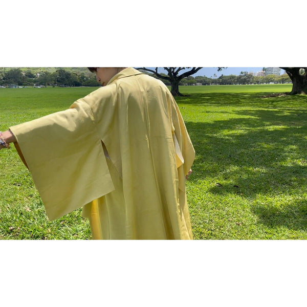 Silk Kimono Authentic Japanese l Yellow - Muumuu Outlet
