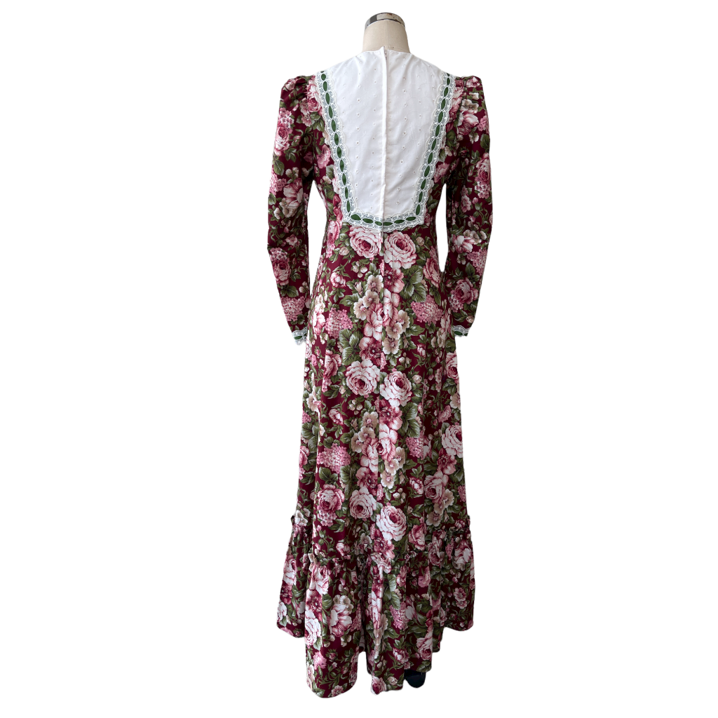 Large Roses Maroon Color Dress with Contrasting Green Ribbon with white Lace 6761 750 - 0