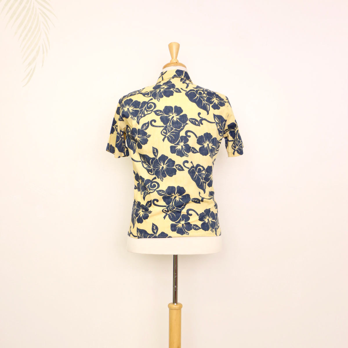 Yellow Hibiscus Reversed Face Aloha Shirts